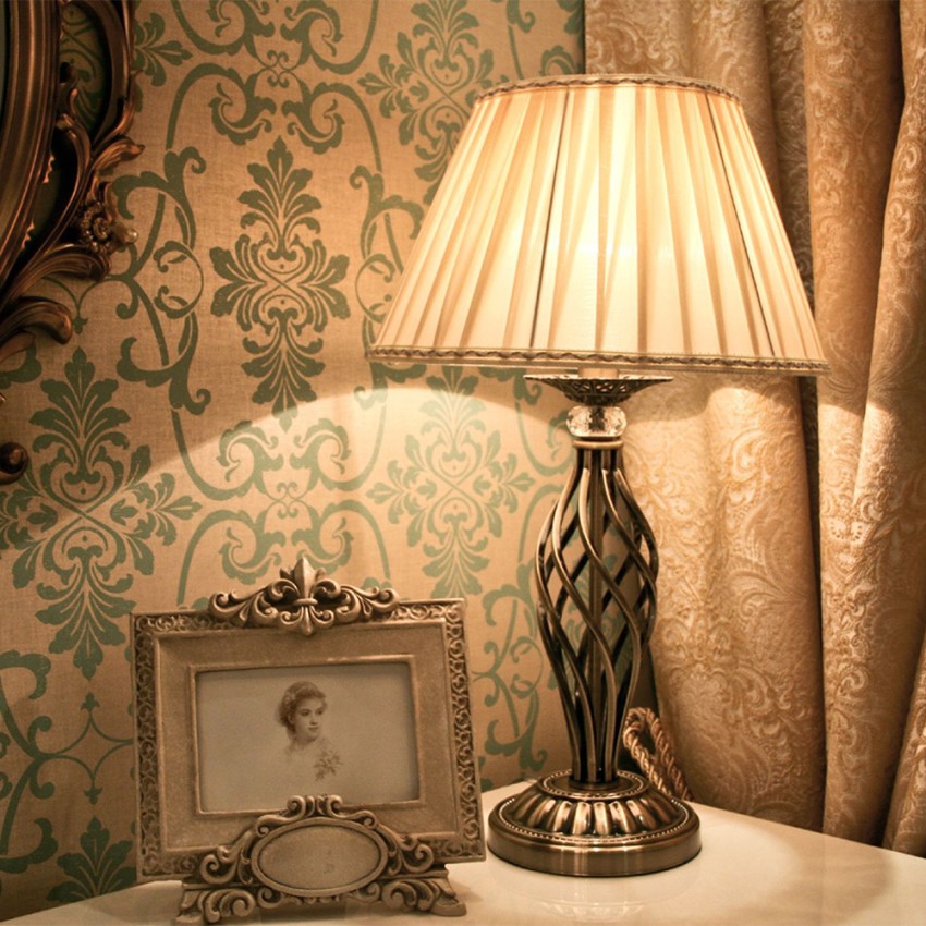Lampe De Bureau De Style Classique Avec Abat-Jour En Tissu Grace Maytoni