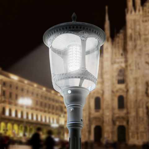 Lampione a led con pannello solare per strade viali e giardino Milano