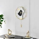 Orologio da parete moderno 42x67cm in metallo dorato con pendolo Bynok Vendita