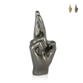 Scultura in resina effetto metallo dita incrociate statua moderna Aira Promozione