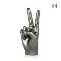 Scultura figurativa moderna effetto metallo V di Vittoria Rama Promozione