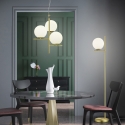 Lampadario a sospensione con 3 paralumi a sfera in vetro bianco Lumat Vendita