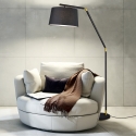 Lampada da terra moderna nera e dorata con paralume in tessuto Kepas Vendita