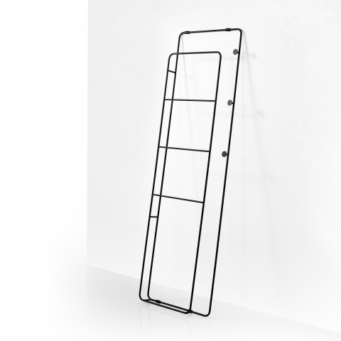 Appendiabiti a scala nero design moderno Ukon Promozione