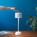 Lampada da tavolo ricaricabile LED sensore touch bianca Victionary Vendita