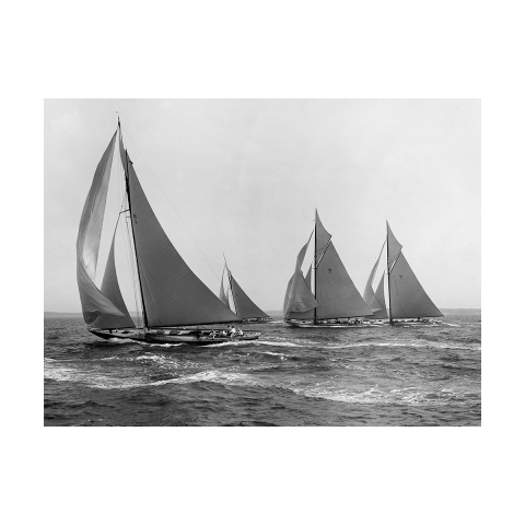 Quadro su tela vintage bianco e nero Sloops at Sail, 1915 Edwin Levick Promozione