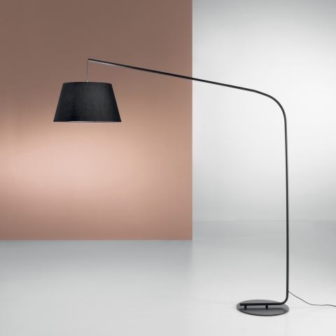 Piantana moderna curva in metallo nero con paralume tessuto 180cm Enjoy Promozione