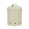 Barattolo vintage porta cipolle in latta forata con coperchio Stock