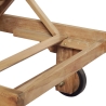 Lettino da giardino in teak con ruote e tavolino estraibile Carloforte Stock